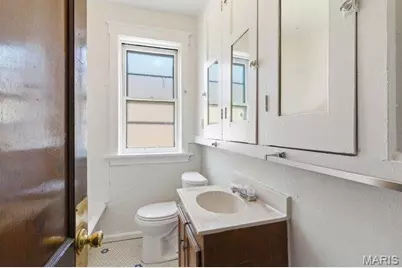 5847 Goener Avenue, Saint Louis, MO 63116 - Photo 10