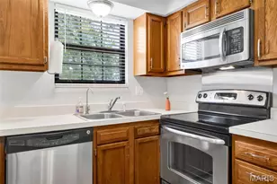2201 Sequoia Park Ct, Maryland Heights, MO 63043 - Photo 22