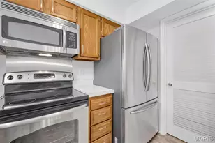 2201 Sequoia Park Ct, Maryland Heights, MO 63043 - Photo 26