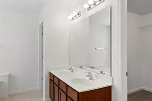 627 Country Heights Dr, Lake Saint Louis, MO 63367 - Photo 12
