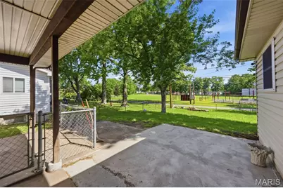809 Lightwood Drive, Hazelwood, MO 63042 - Photo 22