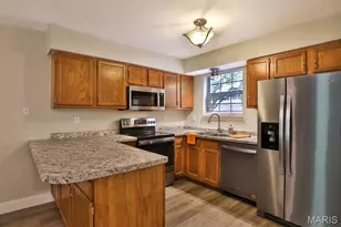 12966 Bryce Canyon Dr, Maryland Heights, MO 63043 - Photo 8