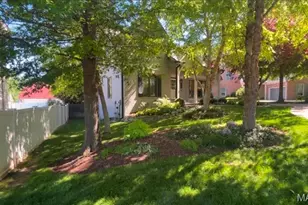 442 Woodlawn Grove Ln, Kirkwood, MO 63122 - Photo 4