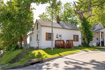 3702 Garnier Street, Saint Louis, MO 63116 - Photo 1