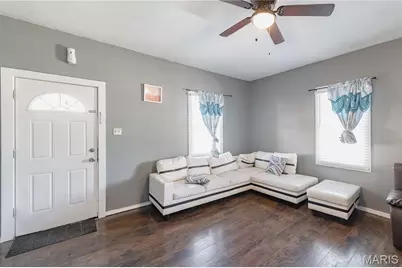 3702 Garnier Street, Saint Louis, MO 63116 - Photo 4