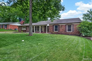 404 Oakmont Cir, Ballwin, MO 63011 - Photo 4