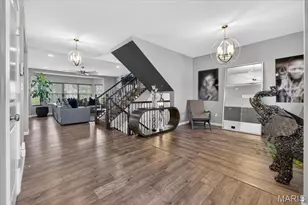 979 Crestwood Ln, O'Fallon, MO 63366 - Photo 2
