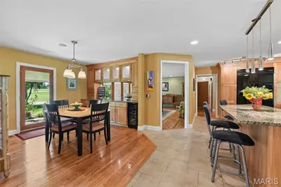 527 Fairways Circle, Creve Coeur, MO 63141 - Photo 8