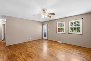 9745 Radio Dr, Saint Louis, MO 63123 - Photo 8