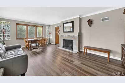 6400 Myrlette Court, Saint Louis, MO 63116 - Photo 4