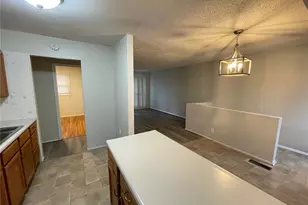 429 Shepley Dr, Saint Louis, MO 63137 - Photo 6