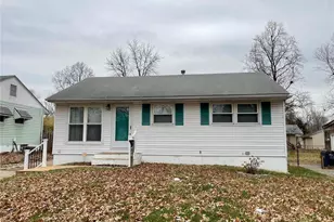 429 Shepley Dr, Saint Louis, MO 63137 - Photo 2