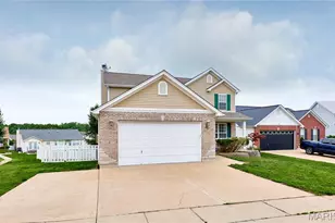 7 Winter River Ct, Fenton, MO 63026 - Photo 2