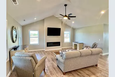200 W Larkspur Court, Hannibal, MO 63401 - Photo 8