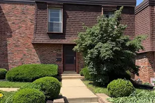 13484 Coliseum Dr, Chesterfield, MO 63017 - Photo 2