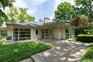 9005 Greenridge Dr, Richmond Heights, MO 63117 - Photo 2