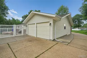 8 Sunnybrae Ct, Ballwin, MO 63011 - Photo 34