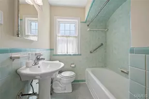6945 Melrose Ave, University City, MO 63130 - Photo 14