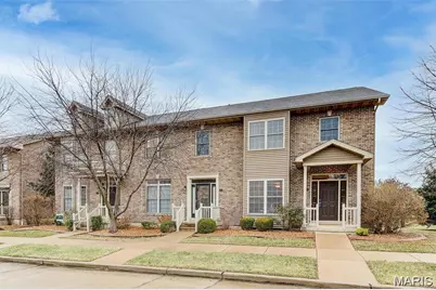512 Queens Court Place, Saint Peters, MO 63376 - Photo 1