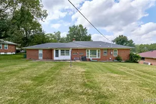 1751 June Dr, Saint Louis, MO 63138 - Photo 32