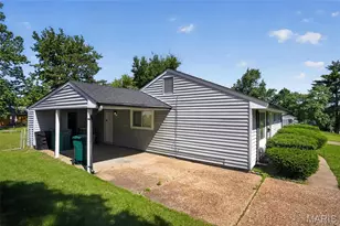 5563 Winchelsea Dr, Saint Louis, MO 63121 - Photo 2