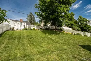 27 Millbrook Ln, Saint Louis, MO 63122 - Photo 2
