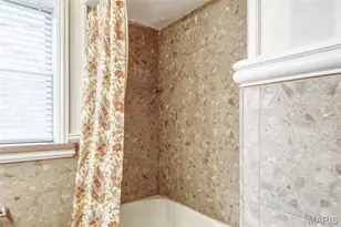 1 Delcrest Ct, Saint Louis, MO 63124 - Photo 18