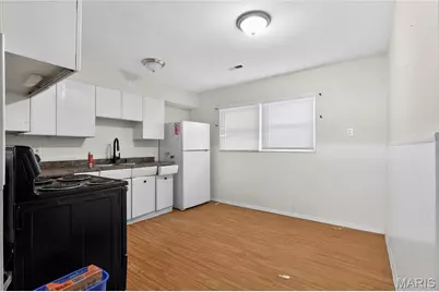 9446 Stansberry Avenue, Saint Louis, MO 63134 - Photo 10