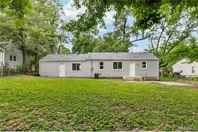 10007 Delta Drive, Breckenridge Hills, MO 63074 - Photo 4