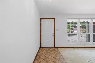 4472 Pinyon Jay Ct, Saint Louis, MO 63128 - Photo 4