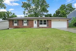 120 Briarcliff Dr, Saint Charles, MO 63301 - Photo 1
