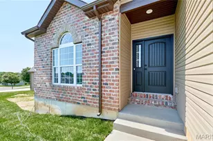 10 Canyon Creek Ct, Moscow Mills, MO 63362 - Photo 2