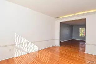 8154 Whitburn Ave, Saint Louis, MO 63106 - Photo 6