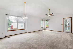 3026 Plum Creek Dr, Saint Peters, MO 63303 - Photo 8