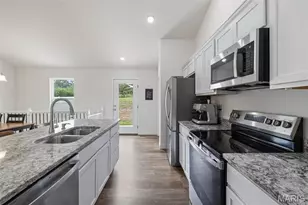 124 Grindstone Ct, Moscow Mills, MO 63362 - Photo 6