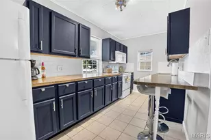 4166 Schiller Pl, Saint Louis, MO 63116 - Photo 4