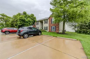 1504 Surrey Ln, Saint Charles, MO 63304 - Photo 2