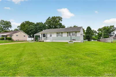 10032 Meadowfield Lane, Saint Louis, MO 63128 - Photo 1