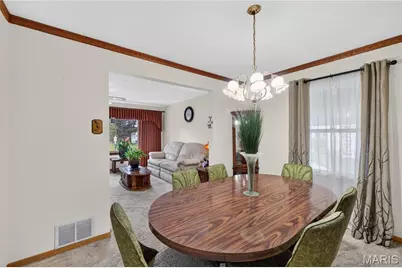 10032 Meadowfield Lane, Saint Louis, MO 63128 - Photo 10