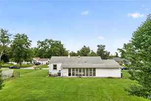 10032 Meadowfield Ln, Saint Louis, MO 63128 - Photo 32