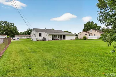 10032 Meadowfield Lane, Saint Louis, MO 63128 - Photo 26