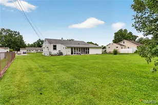 10032 Meadowfield Ln, Saint Louis, MO 63128 - Photo 26