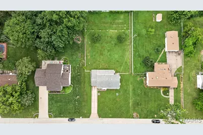 10032 Meadowfield Lane, Saint Louis, MO 63128 - Photo 34