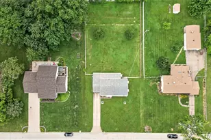 10032 Meadowfield Ln, Saint Louis, MO 63128 - Photo 34