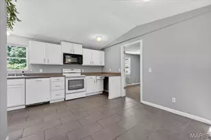 9948 Golden Ridge Dr, Grubville, MO 63041 - Photo 6