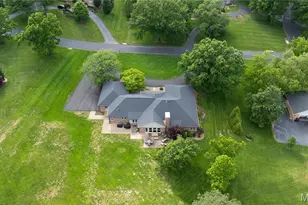 216 Whiting Ln, Clarkson Valley, MO 63005 - Photo 4