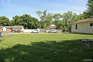 4221 Meadowgreen Trails Dr, Saint Louis, MO 63129 - Photo 18