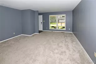 4221 Meadowgreen Trails Dr, Saint Louis, MO 63129 - Photo 2