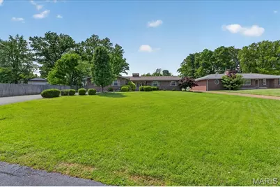 63 Lincord Drive, Saint Louis, MO 63128 - Photo 2
