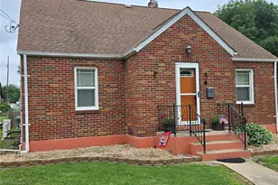 105 S Carleton St, Farmington, MO 63640 - Photo 2